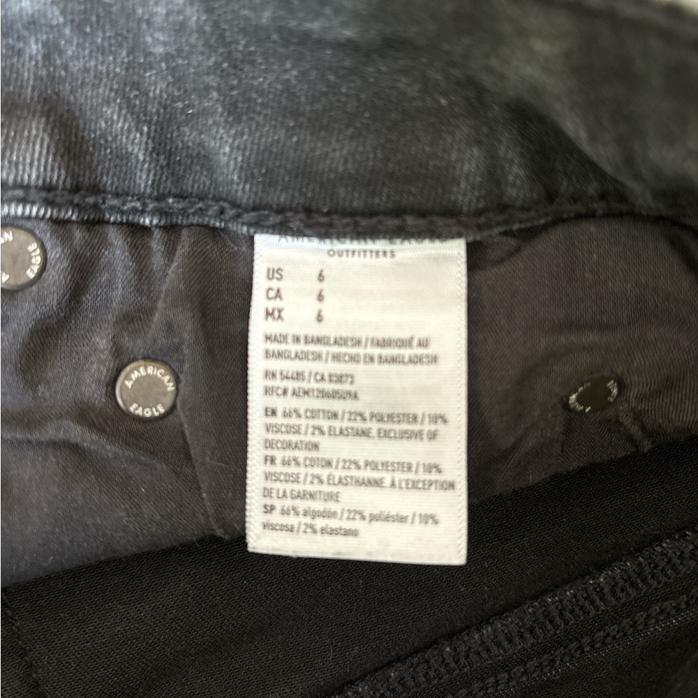 American Eagle NE(X)T Level Stretch Button Up Black Denim Shorts Size 6 - Picture 4 of 5